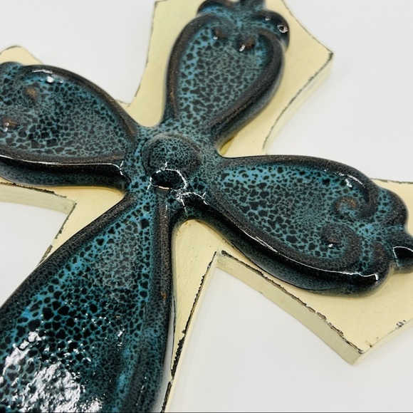 Artisan 3D Layered Ceramic and Wood Crucifix Emerald Green Wall Hanging Cross - Picture 3 of 9